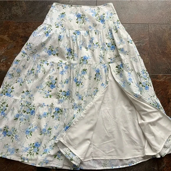 Women’s white and blue floral peasant boho tiered ruffle pull on skirt. Medium - Picture 8 of 15